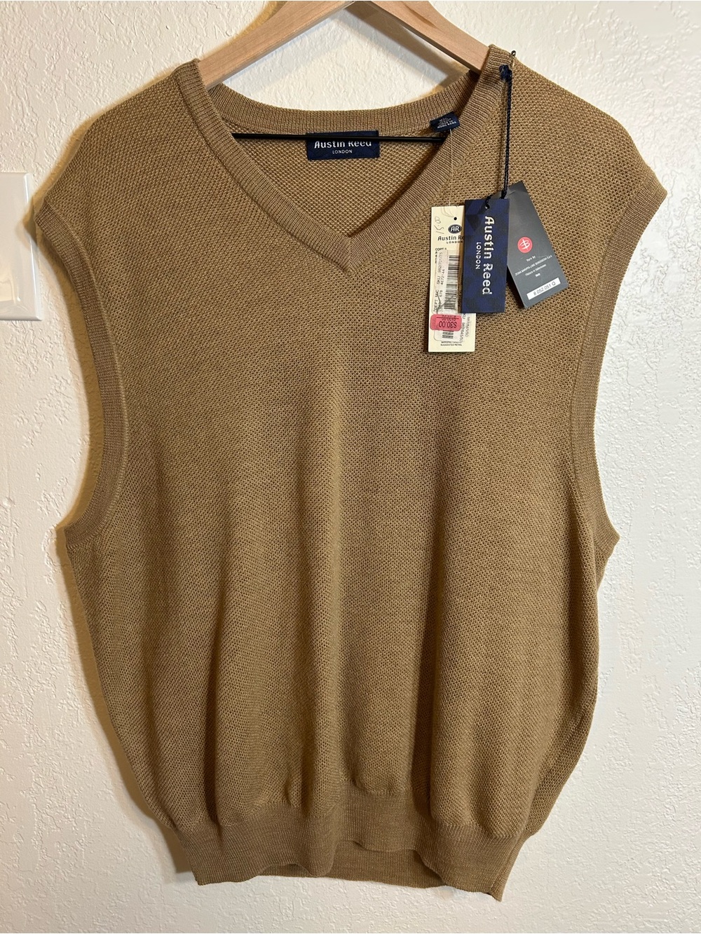 100% Merino Wool Austin Reed Men's V-Neck Sweater Vest Preppy Academia Classy XL
